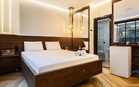 Status Elegance Hotel para adultos